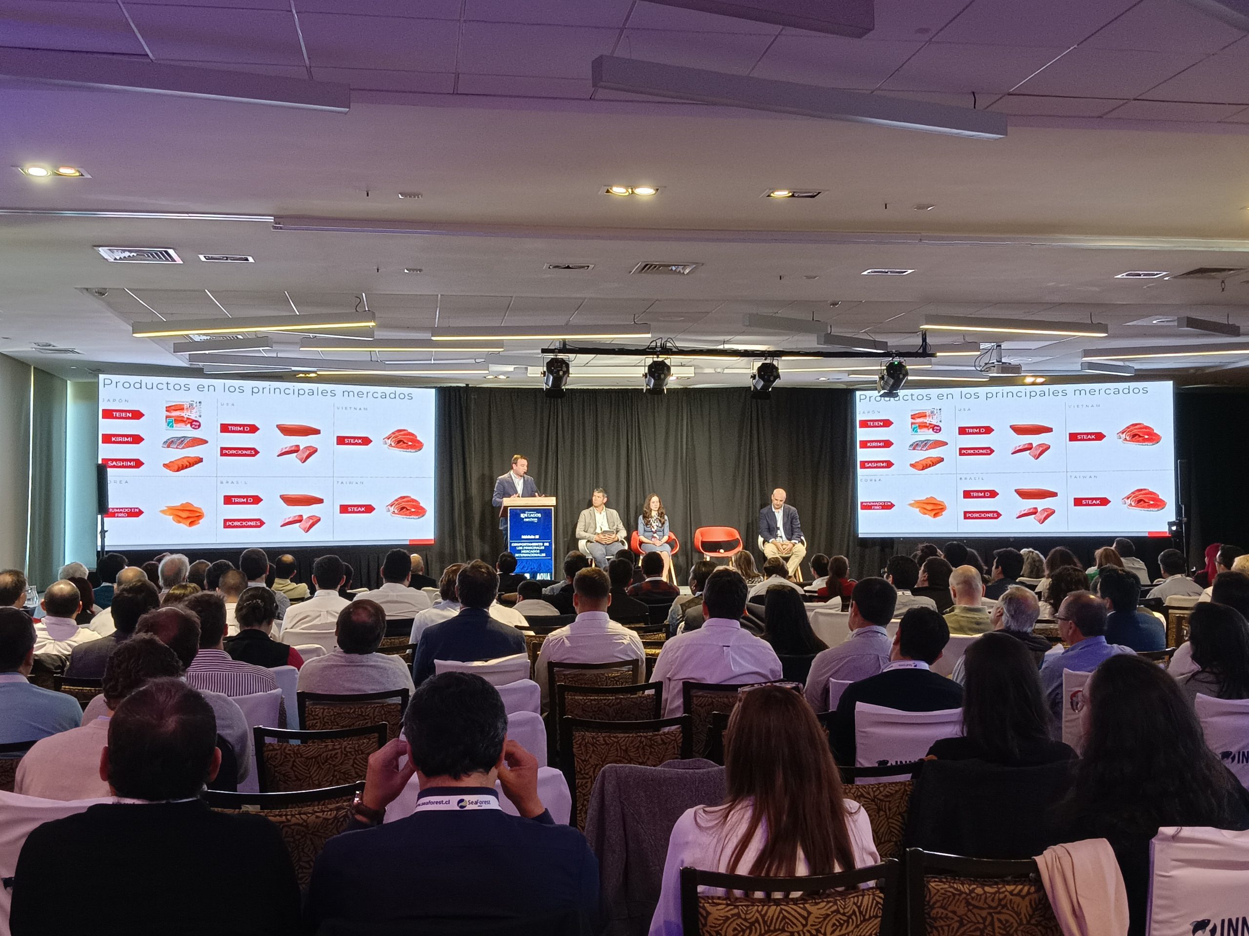 [FOTOS] AquaForum reunió a variados actores de la industria del salmón
