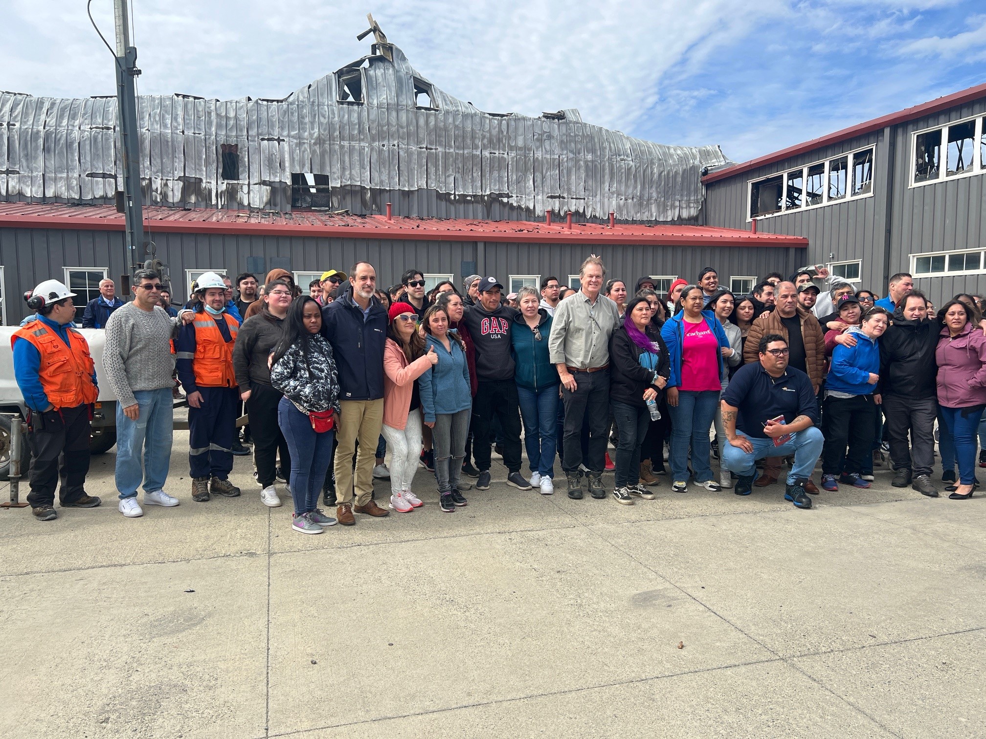 Confirman intención de reconstruir planta incendiada en Magallanes