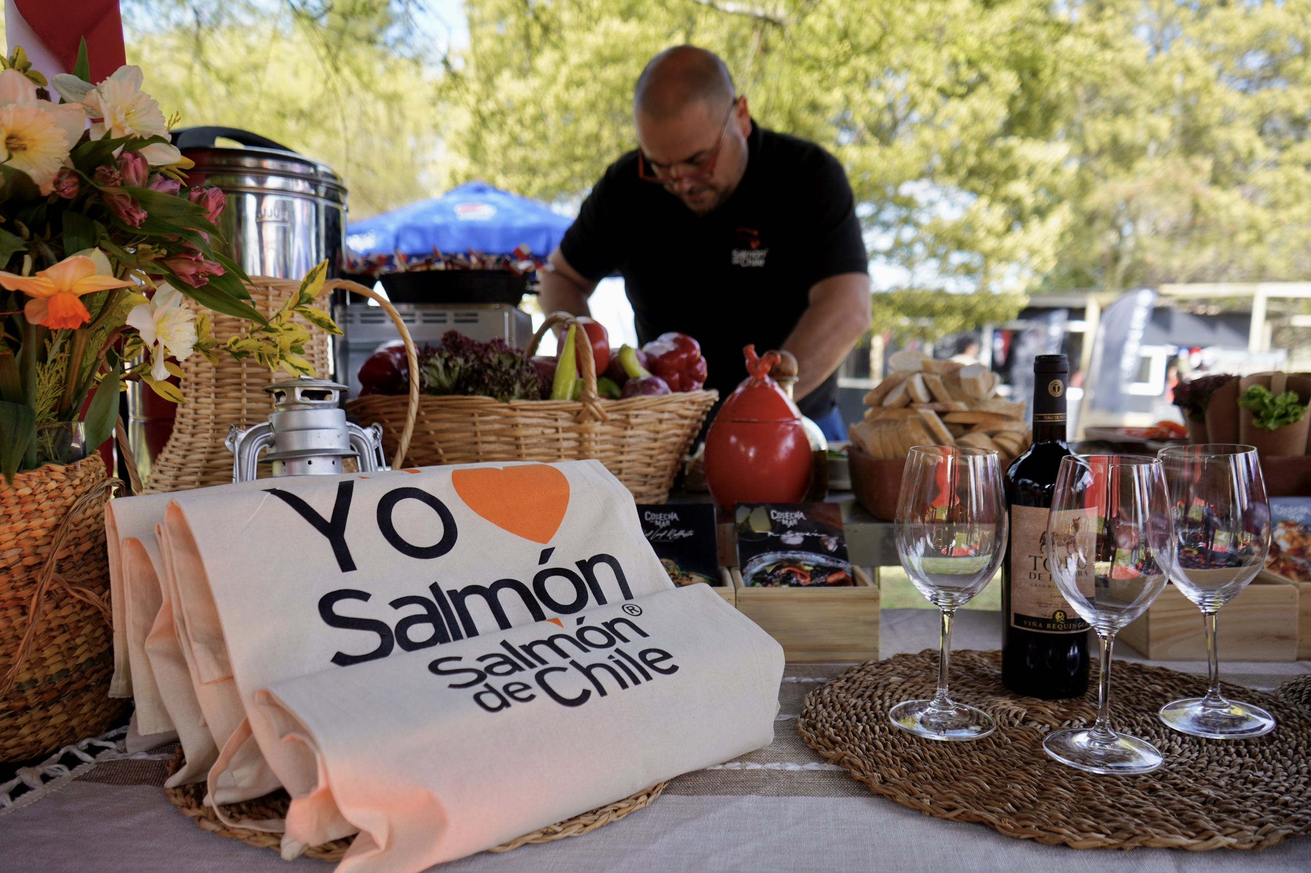 En Chile: Destacan el uso del salmón en los asados