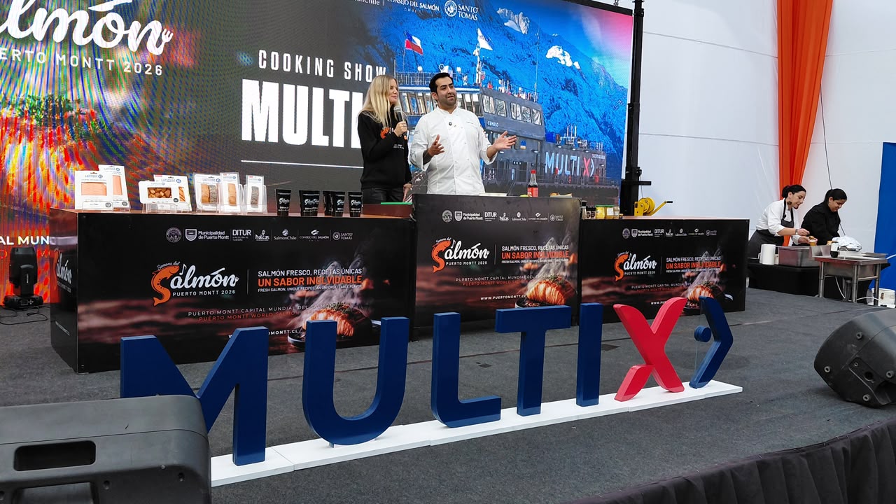 Puertomontinos disfrutaron de degustaciones y concursos en stand de Multi X durante la Semana del Salmón